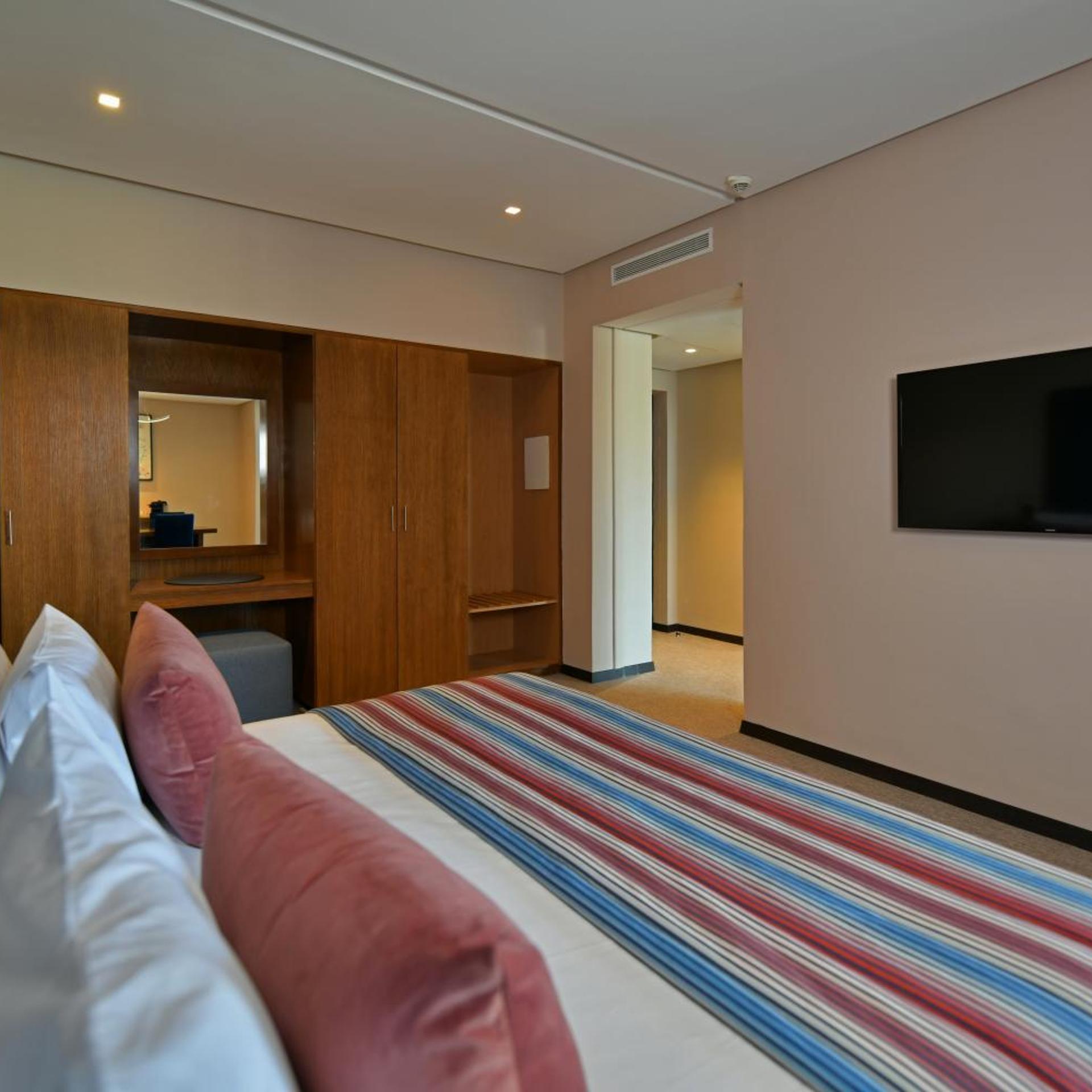 PREMIUM, SUITE, FOREST VIEW