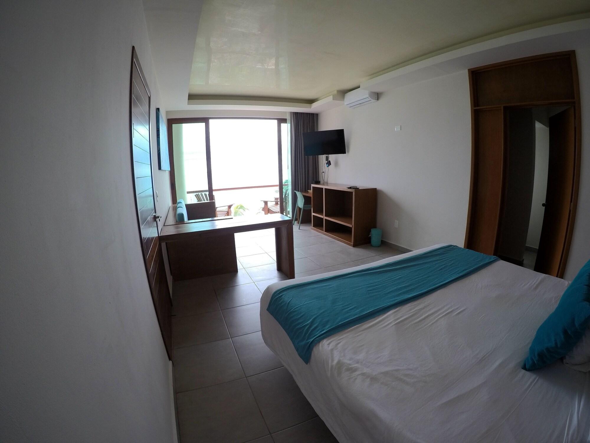 1 Bedroom, Premium, Ocean Front, Bathtub