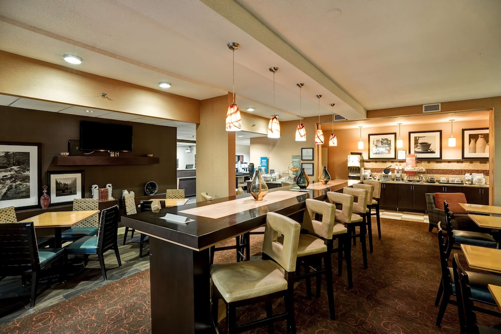 Hampton Inn Fairmont Wv 46/61