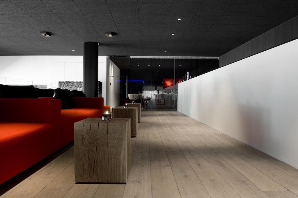 Carbon Hotel 3/61