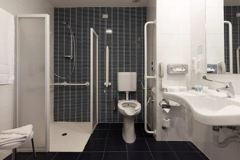 Holiday Inn Milan Nord Zara 18/66