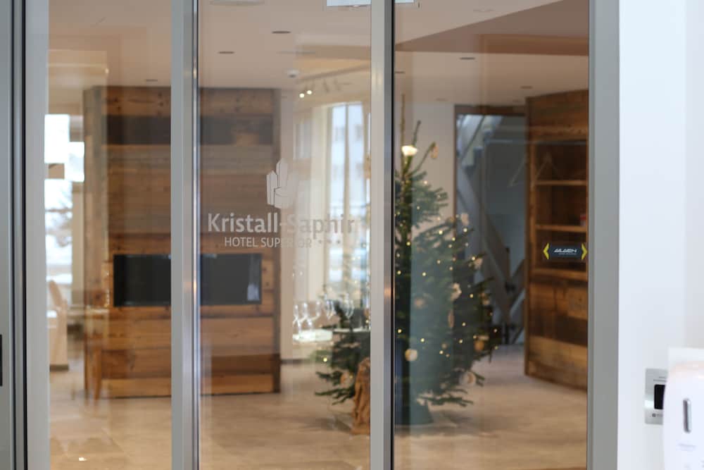 Kristall Saphir Hotel 37/74