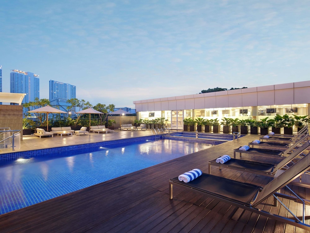 Novotel Jakarta Cikini 45/49
