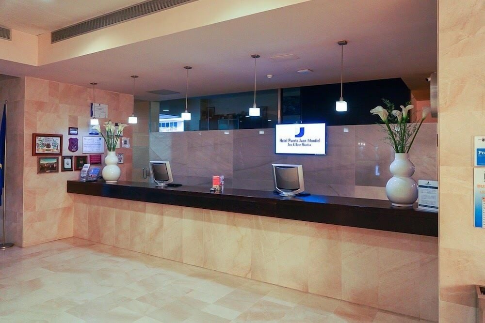 Senator Aguilas Hotel 6/49