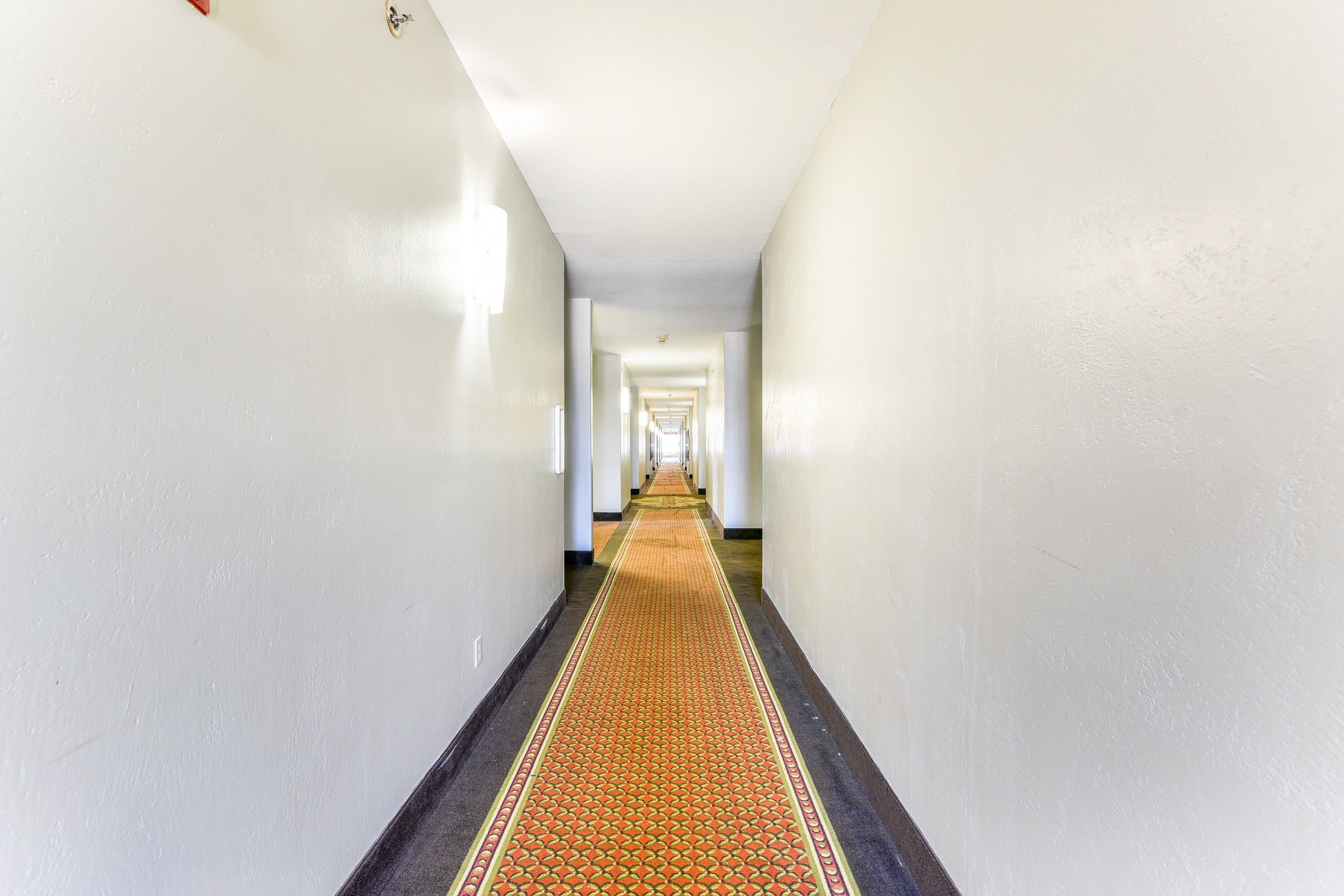 Oyo Townhouse Oklahoma City Airport 40/77