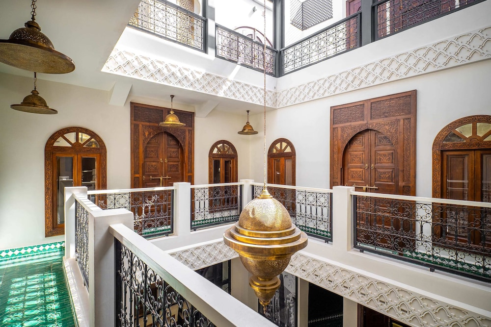 Riad L Etoile D Orient 9/75