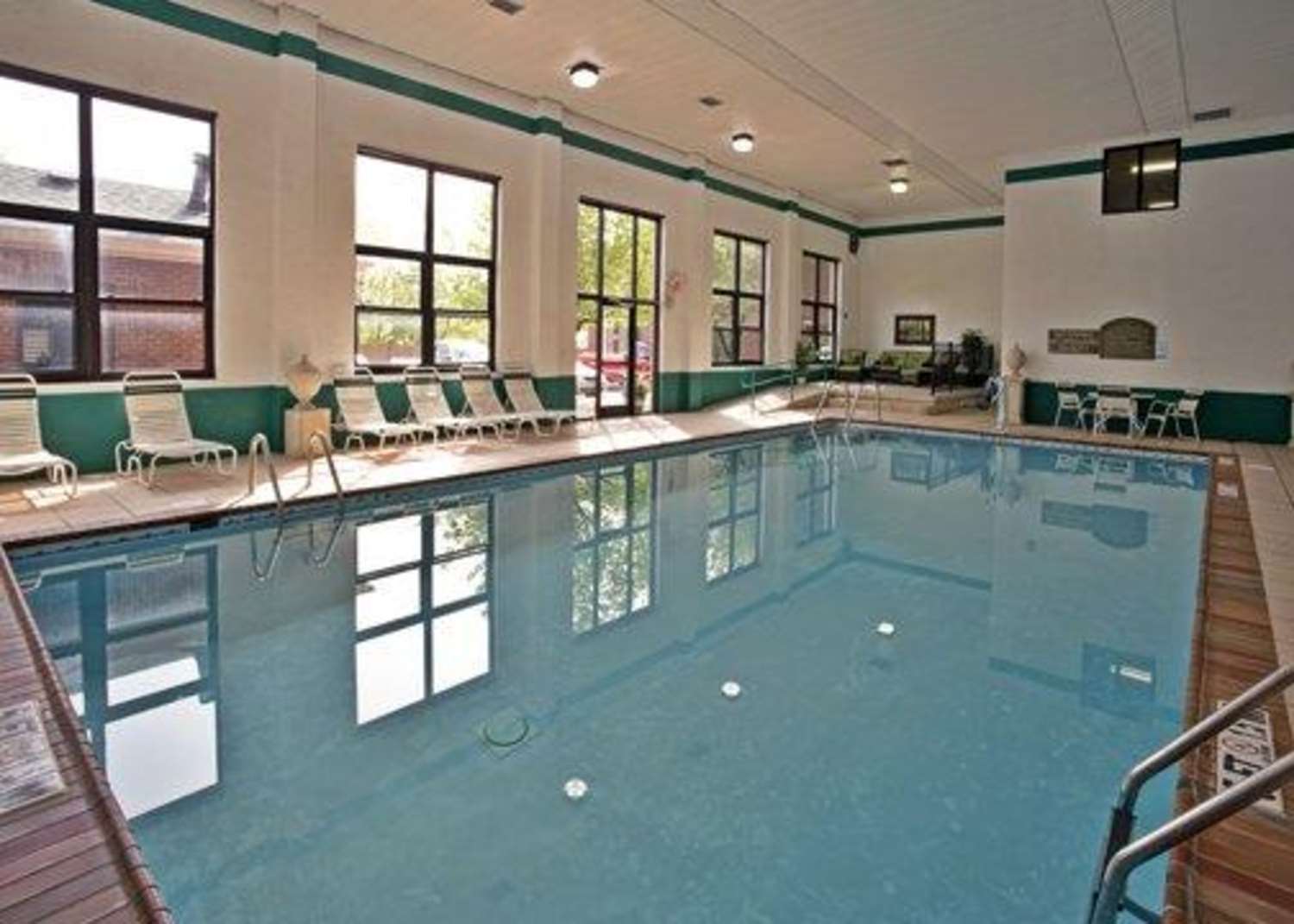 Quality Inn & Suites Somerset Downtown 2/5