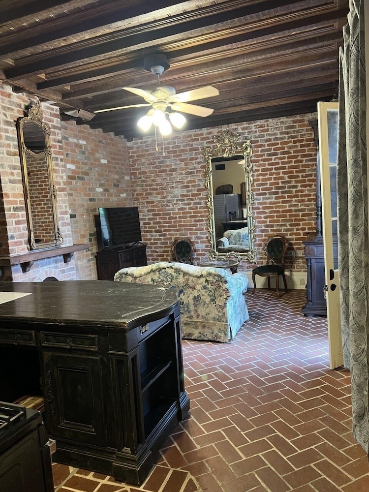 The Olivier House Hotel 10/68