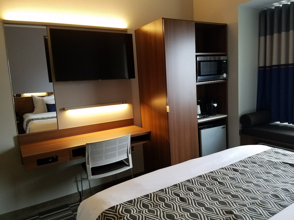 Microtel Inn And Suites By Wyndham Binghamton 10/34