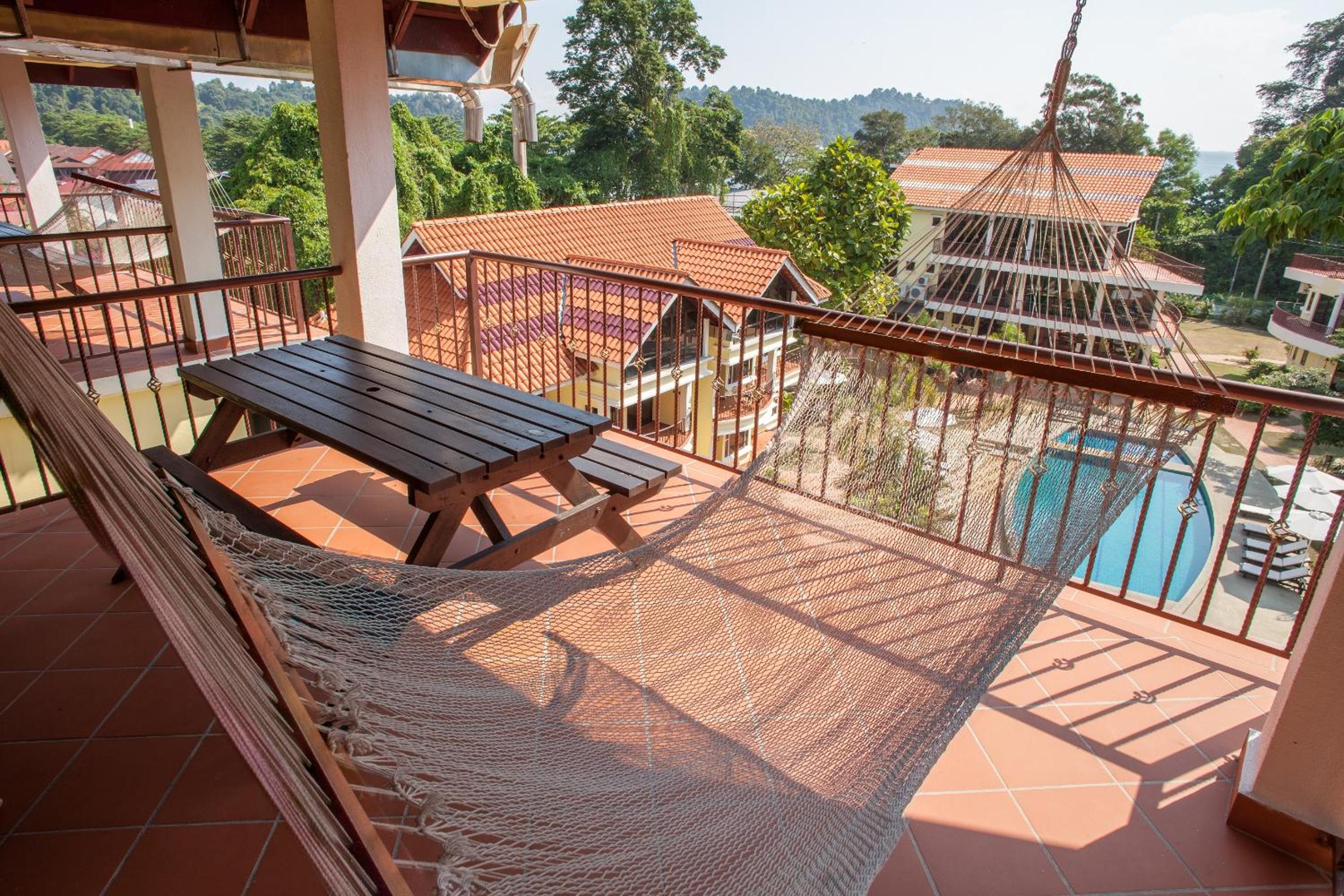 Anjungan Beach Resort 30/44