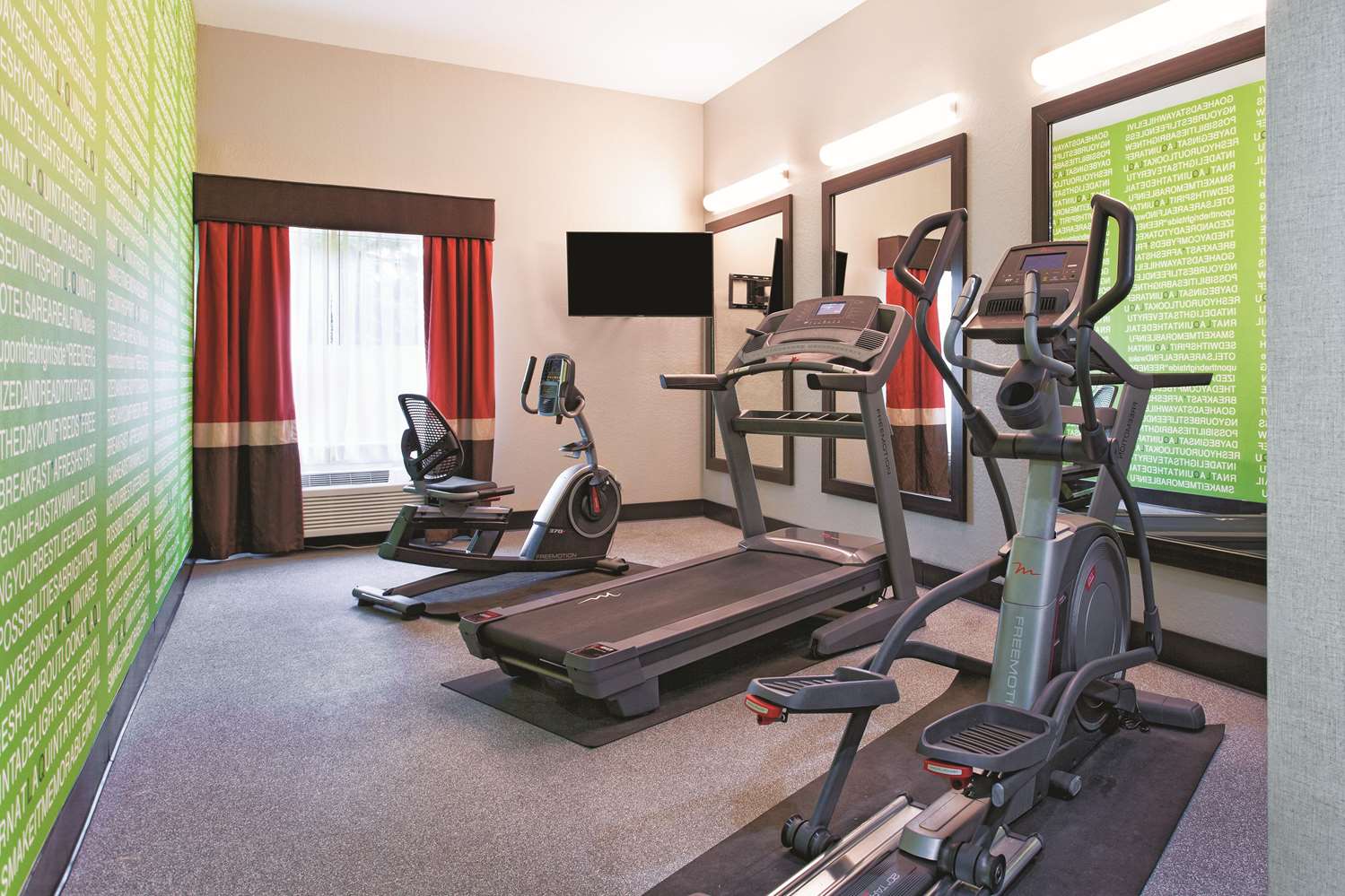 La Quinta Inn & Suites by Wyndham - Tampa South 15/27