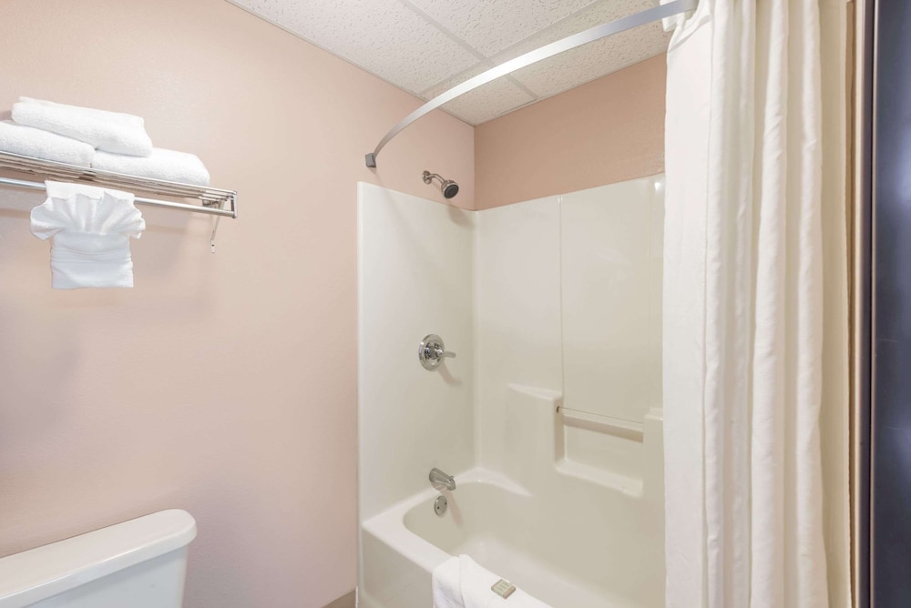 Super 8 by Wyndham Winfield/Quail Ridge Area 26/26