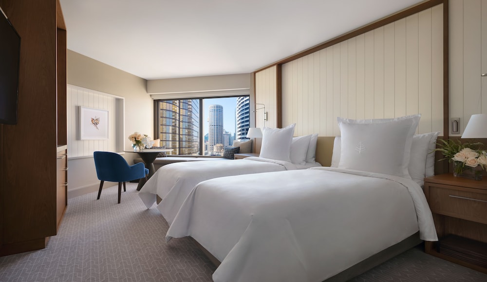 Four Seasons Hotel Sydney 13/43