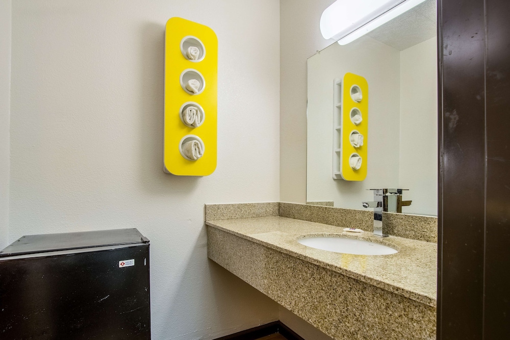 Motel6 Ashland, OH 43/46