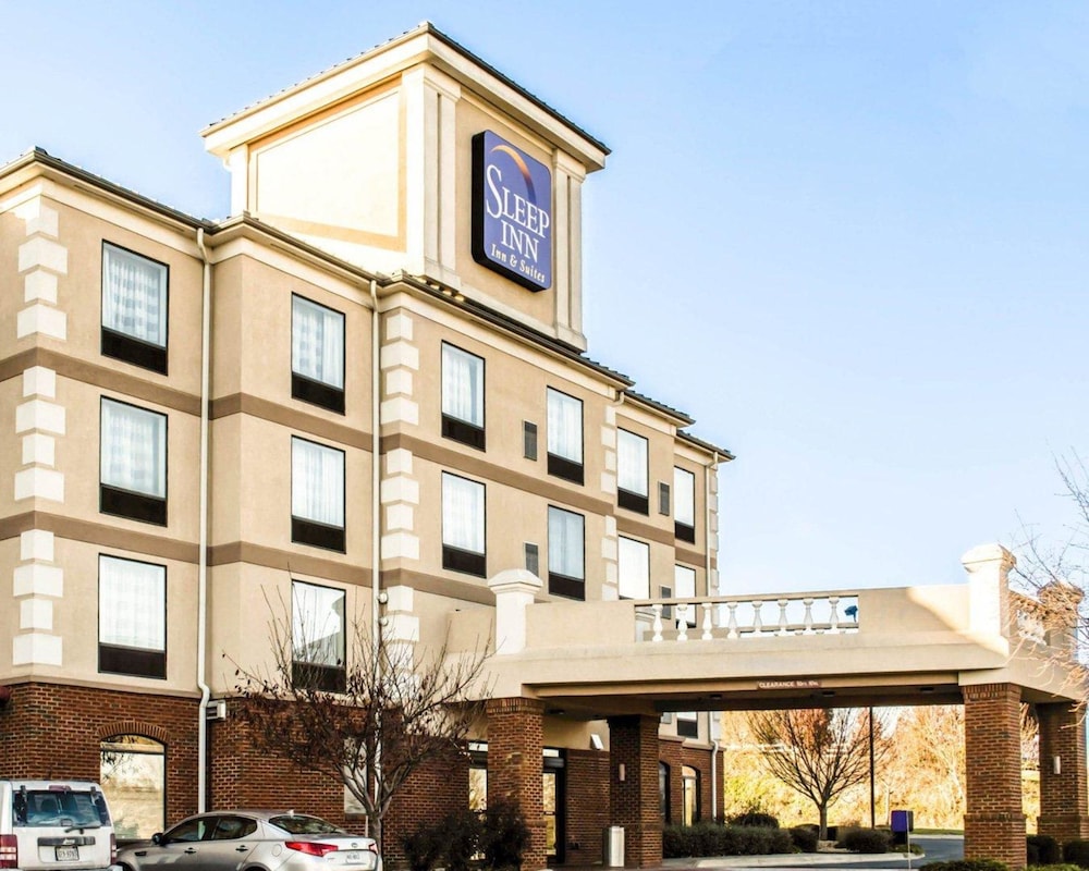 Sleep Inn & Suites Virginia Horse Center 1/53