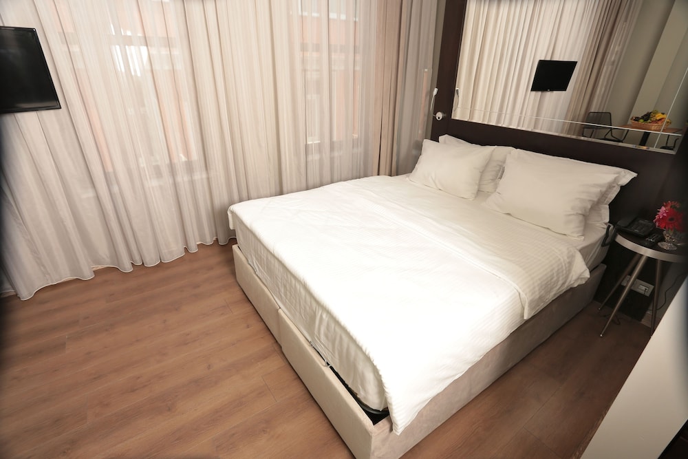 Ferman Pera Hotel 18/65