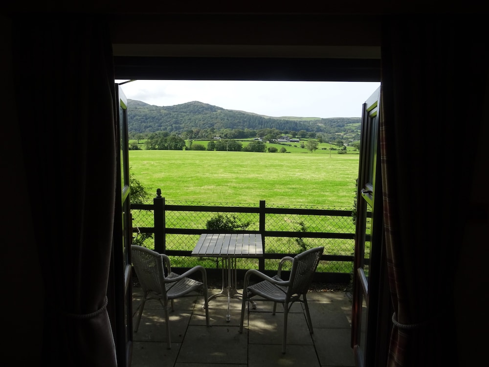 The Groes Inn 34/67