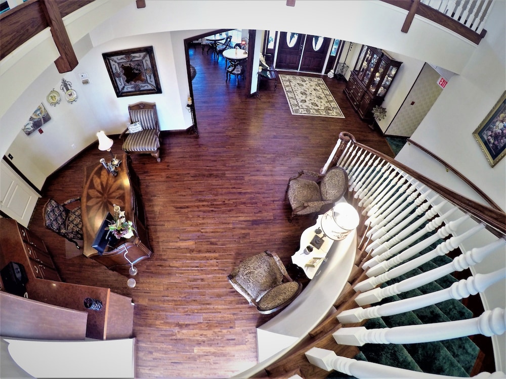 Bradford House Bed & Breakfast 35/54