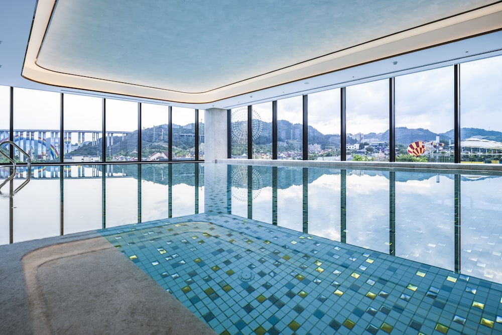 HOLIDAY INN Tongren Wanshan 23/48