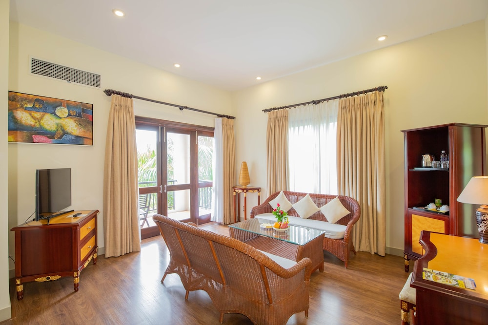 Diamond Bay Resort & Spa 52/74