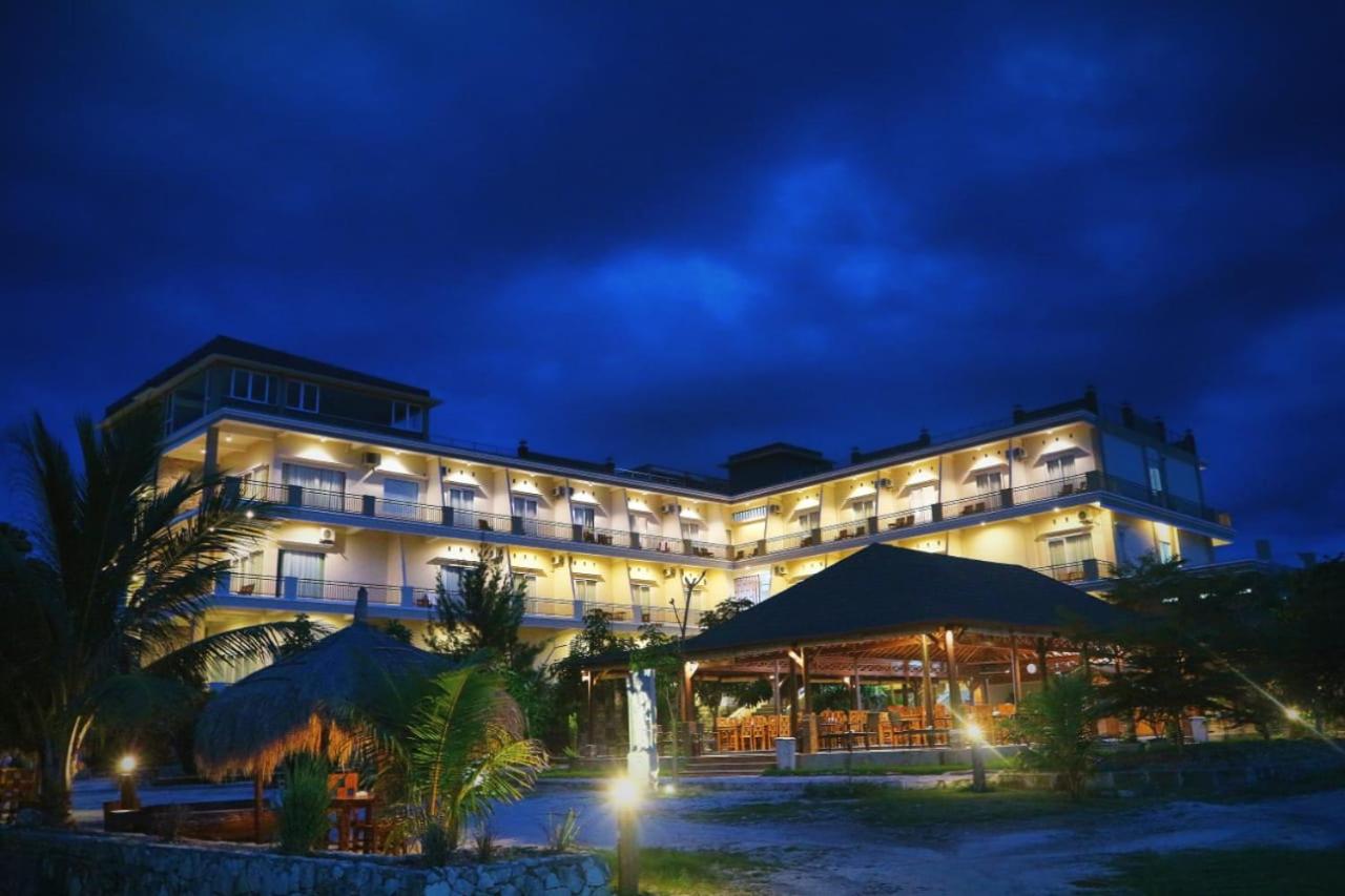 Padadita Beach Hotel 5/50