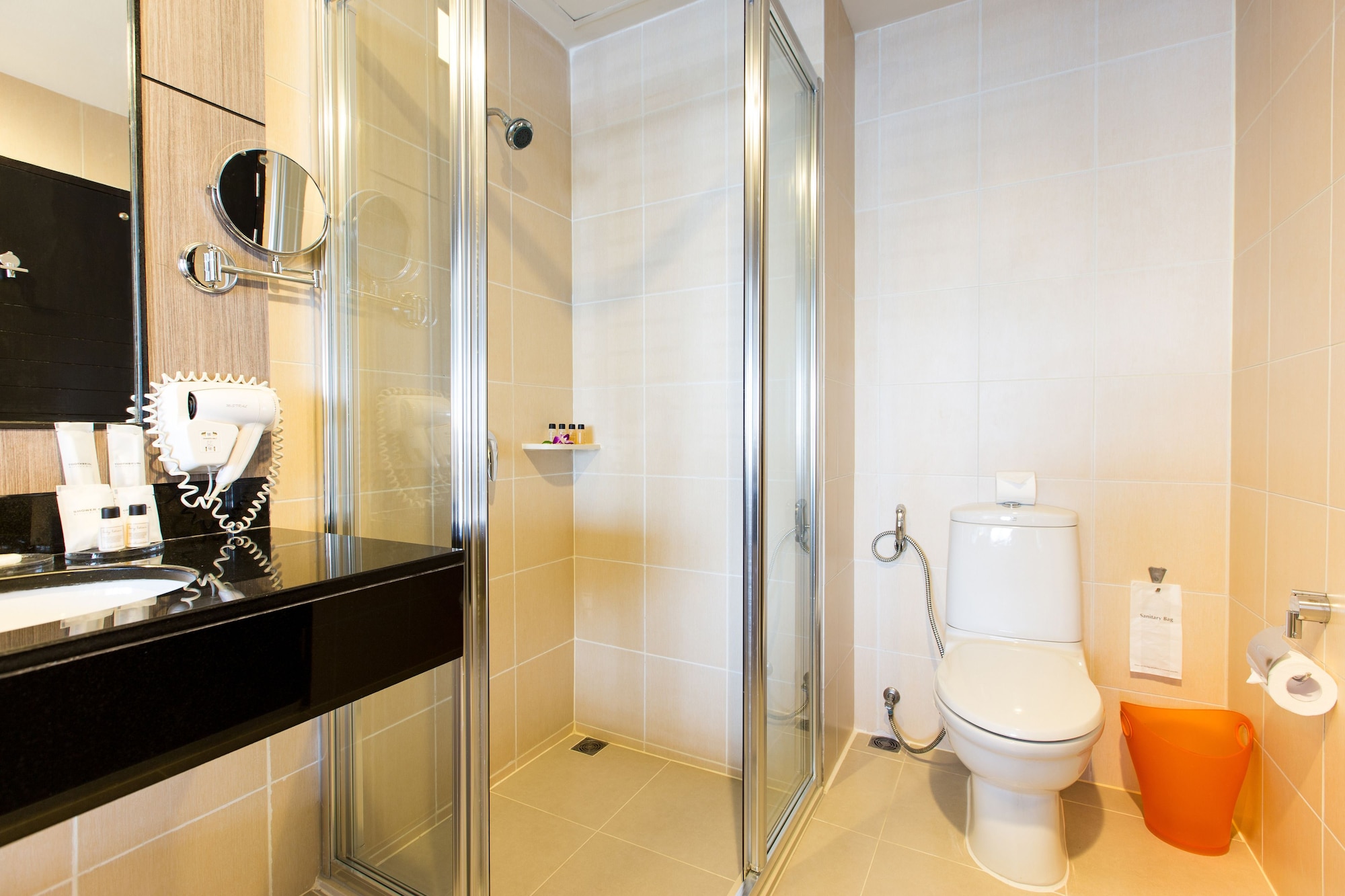 غرفة سوبيريور بإطلالة على المدينة، Deevana Plaza Phuket Patong 8/9