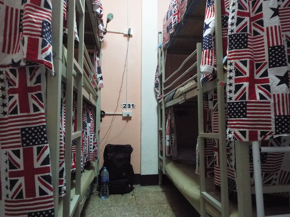 Hostel 24 3/50