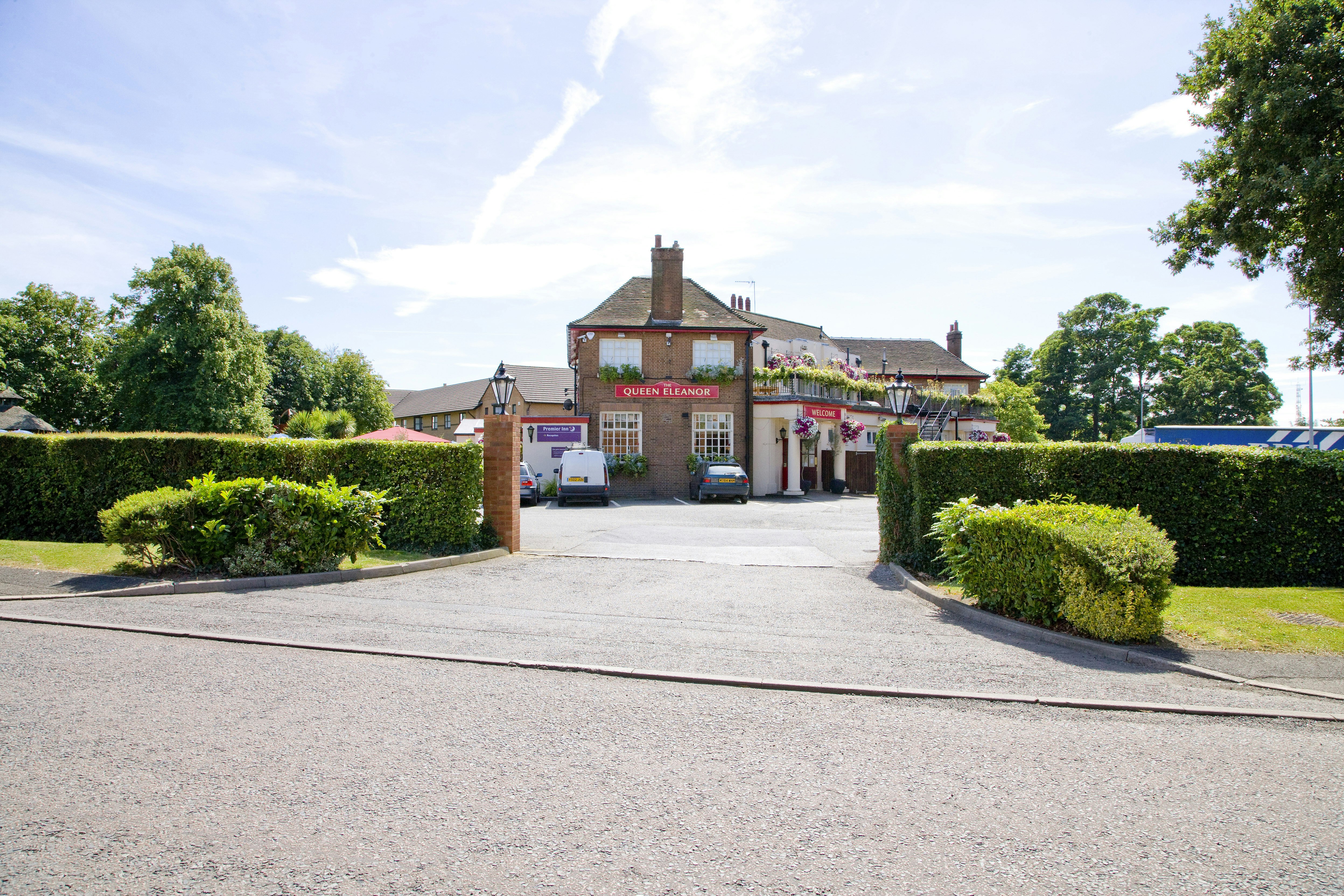 Premier Inn Northampton South (Wootton) 33/41