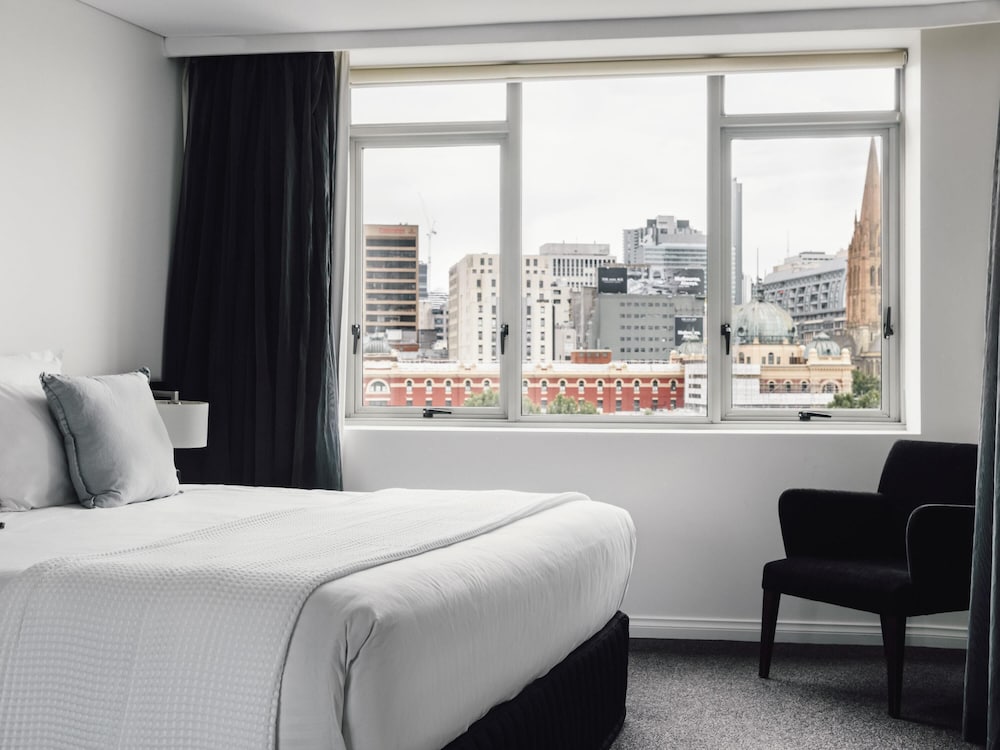 Quay West Suites Melbourne 21/81
