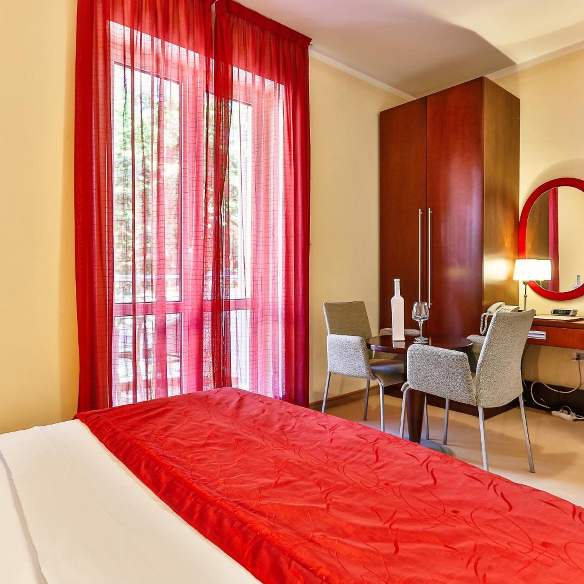 Hotel Max Prestige 16/50