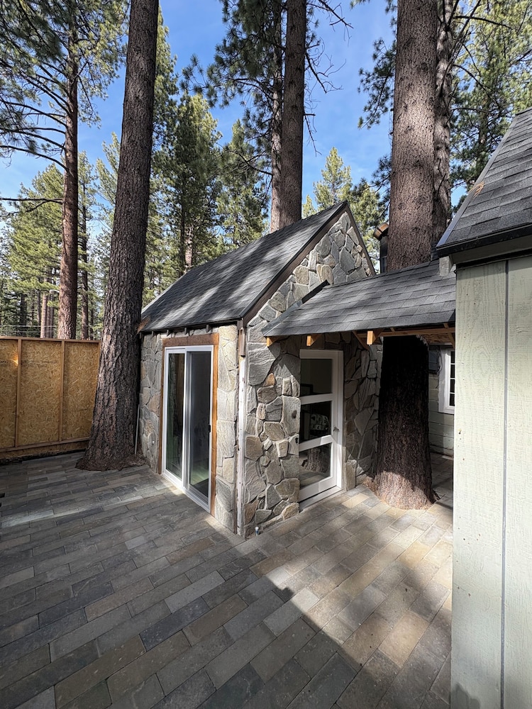 Emerald Bay Lodge 34/40