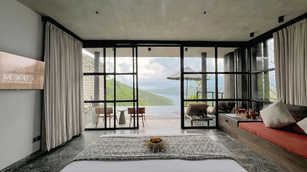 One Bedroom Pool Villa with Sea View