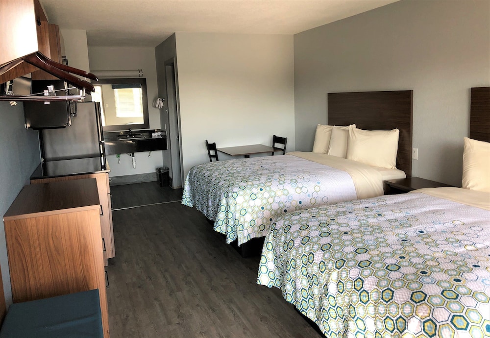STUDIO, 2 QUEEN BEDS, ACCESSIBLE