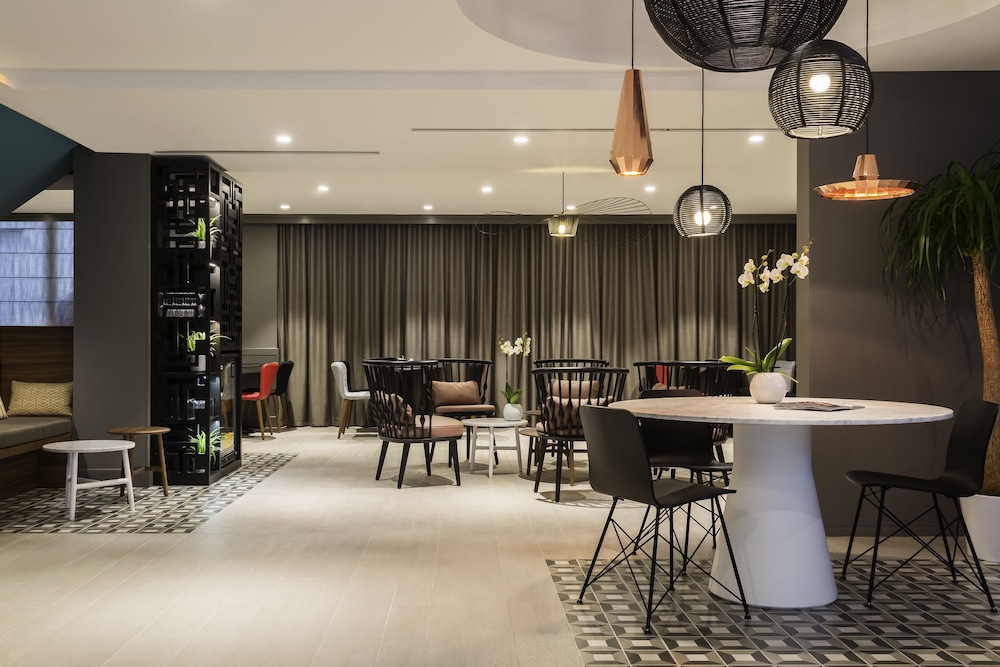 restaurant-cafeteria