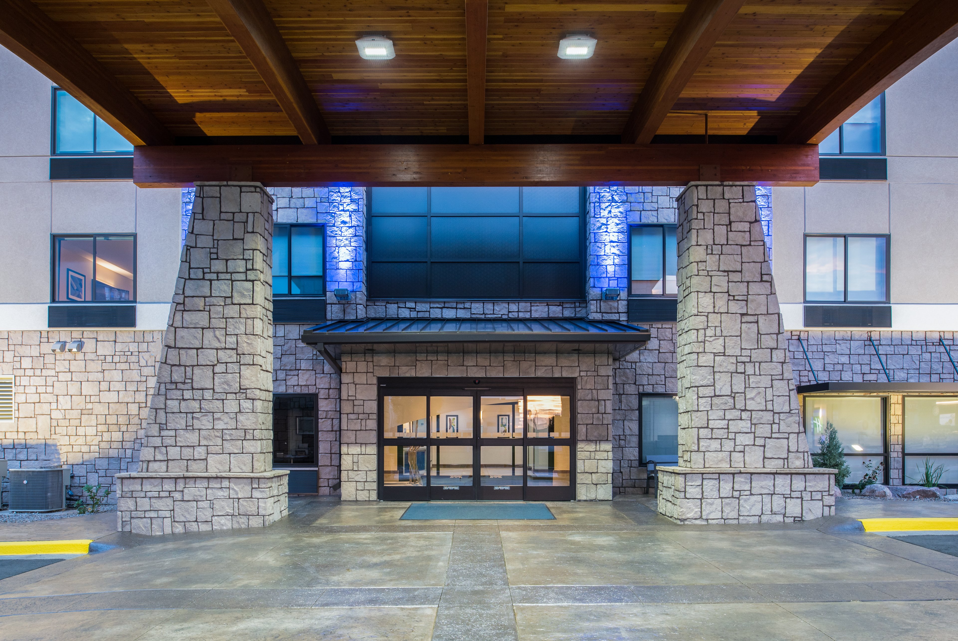 Holiday Inn Express Hotel Suites Bismarck 21/42