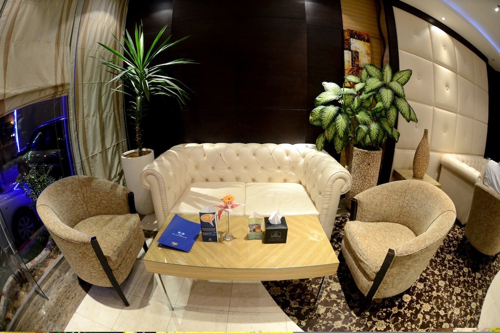 Rose Garden Hotel 43/50
