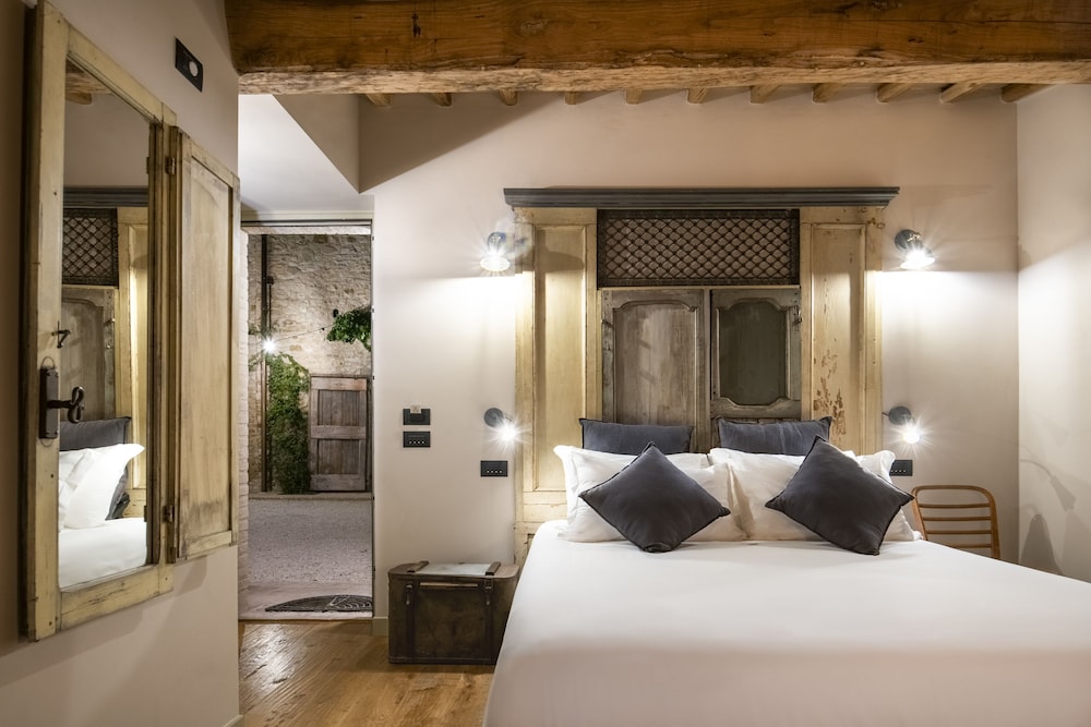 Room at Borgo Antichi Orti Assisi, ASSISI
