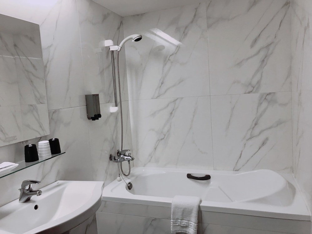 Hub Hotel Tucheng 55/59