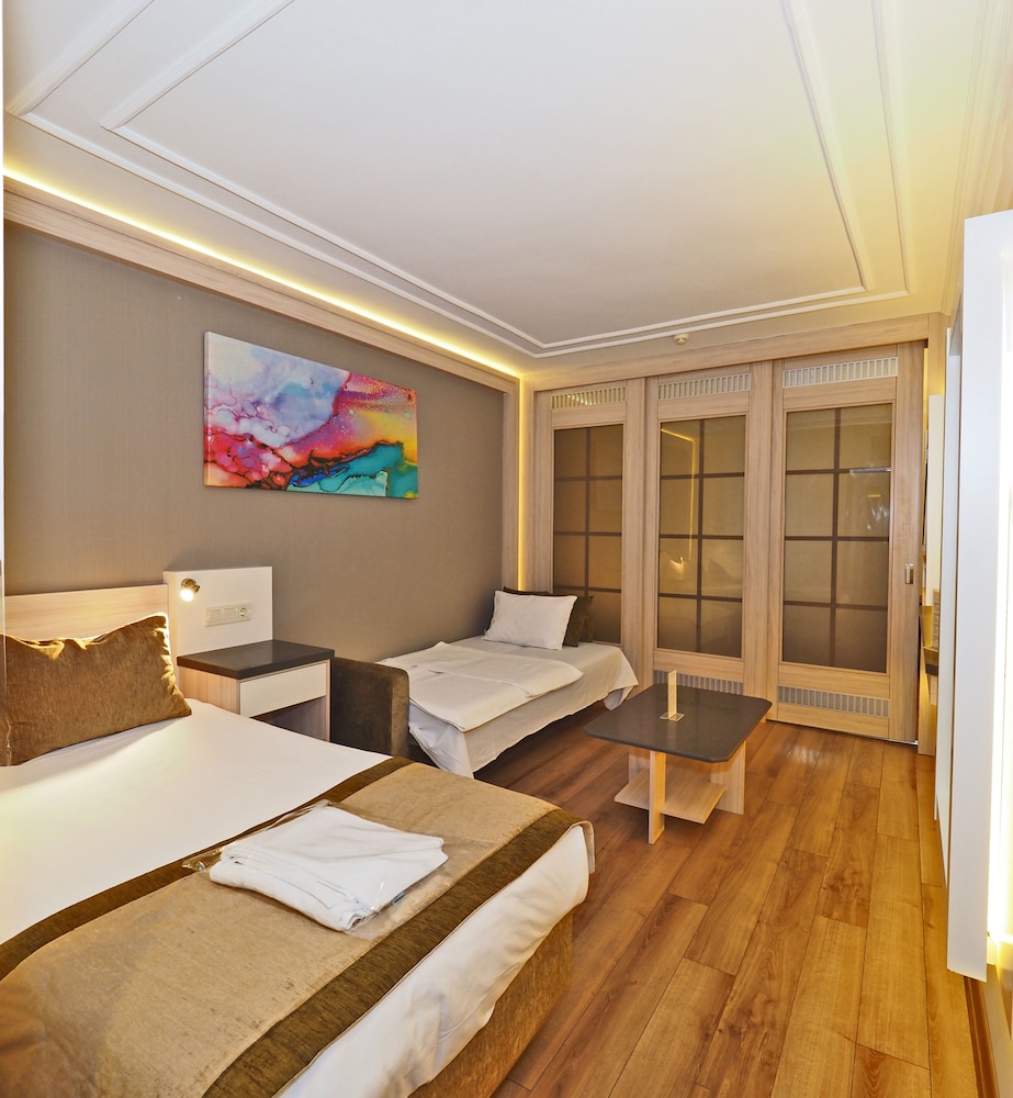 Hotel Bulvar Palas 26/67