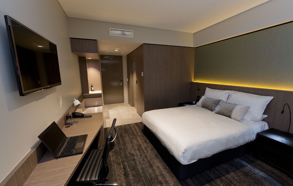 SUPERIOR, KING BED