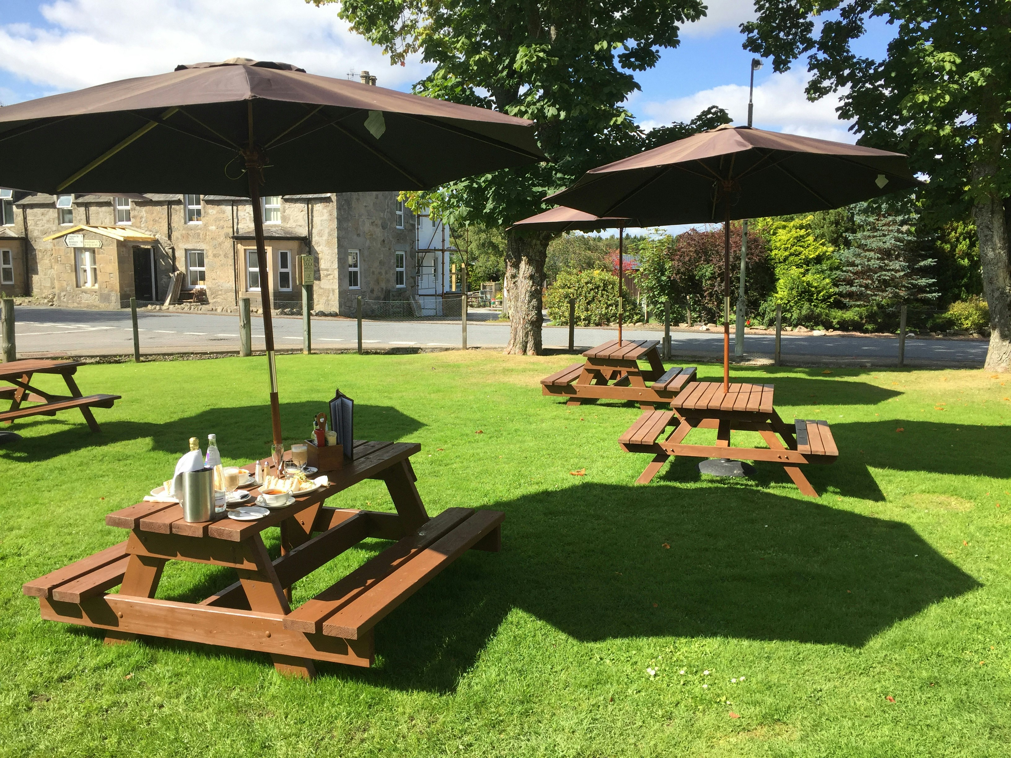 NETHYBRIDGE HOTEL 68/71