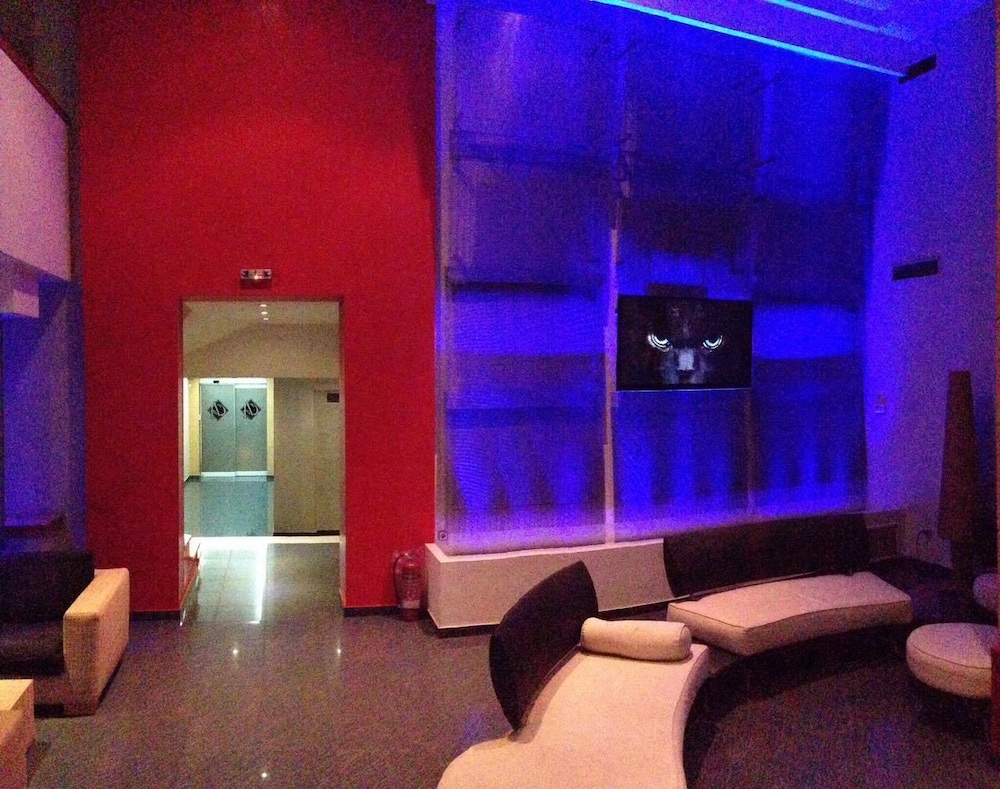 Olympic Hotel 20/23