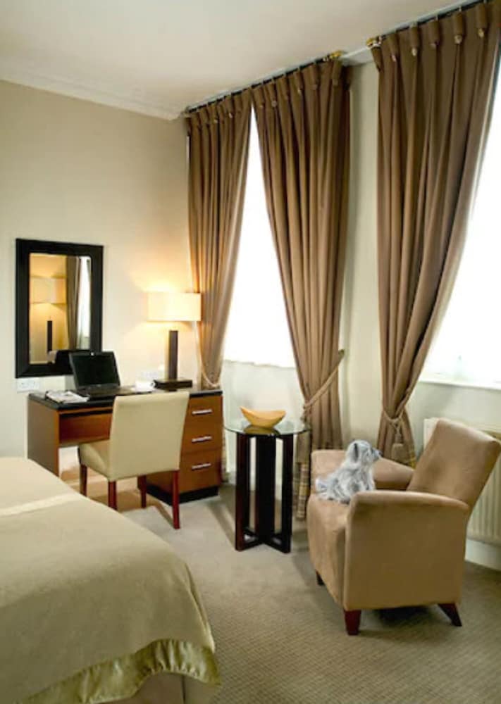Parliament House Hotel 20/65