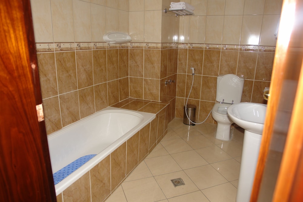 Sarem International Hotel 49/50