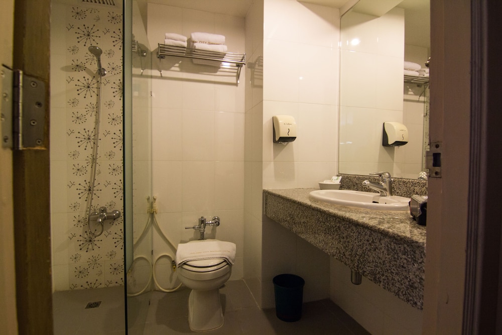 Golden City Rayong Hotel 63/69