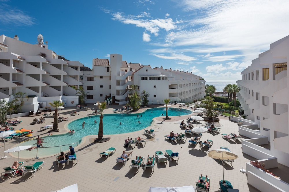 PALOMA BEACH APARTMENTS 8/57