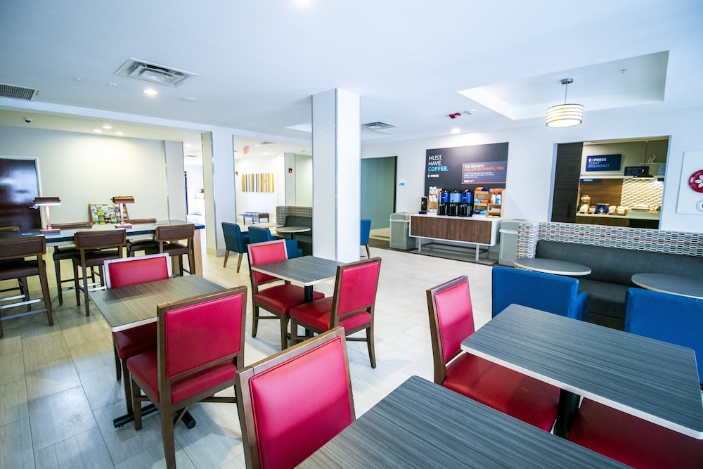 Holiday Inn Express Hotel And Suites Baton Rouge Port Allen 45/49