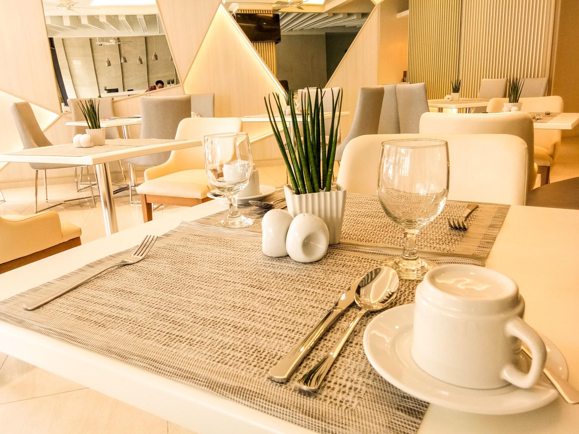 Aura One Hotel 19/22