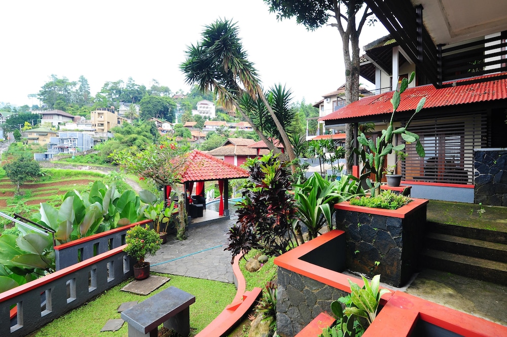 Dago Highland Resort 30/35