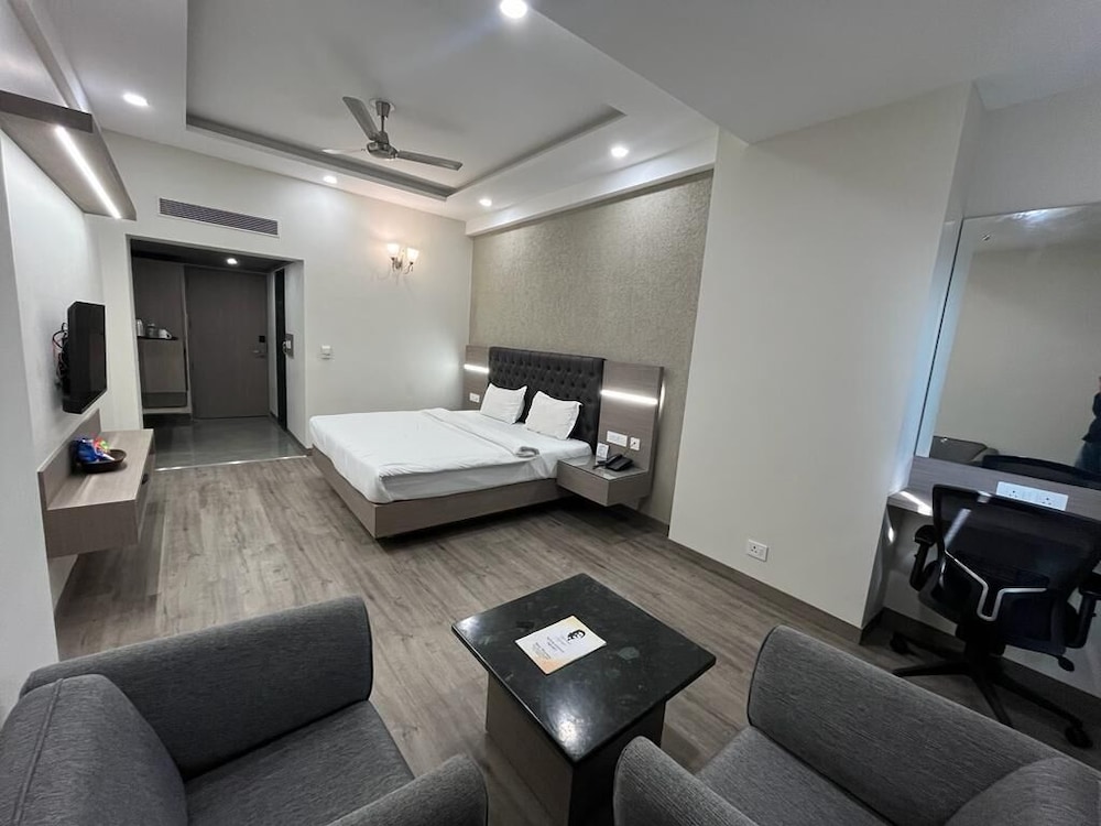 HOTEL RESIDENCY 30/47
